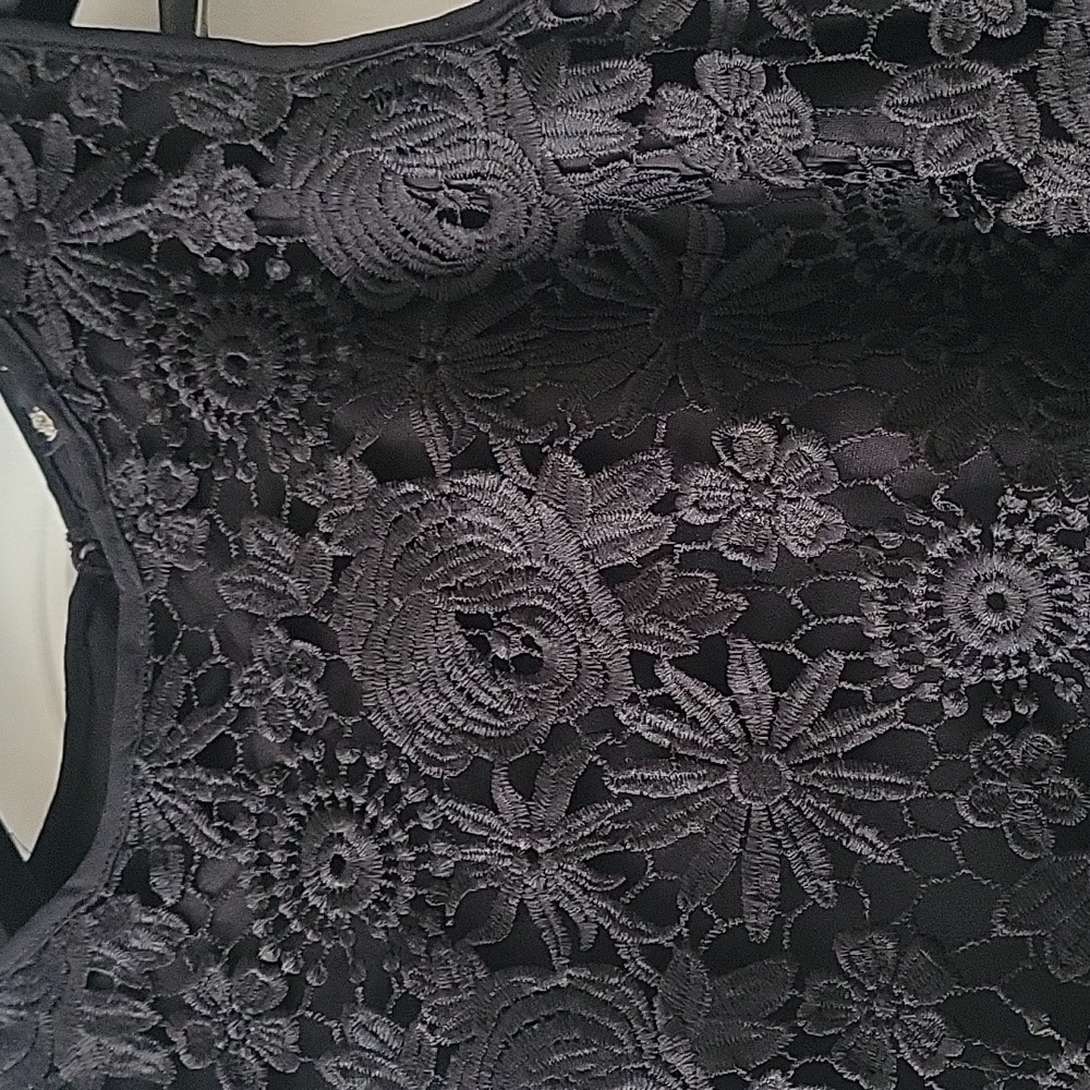 Iris XL lace top blouse - Picture 2 of 6